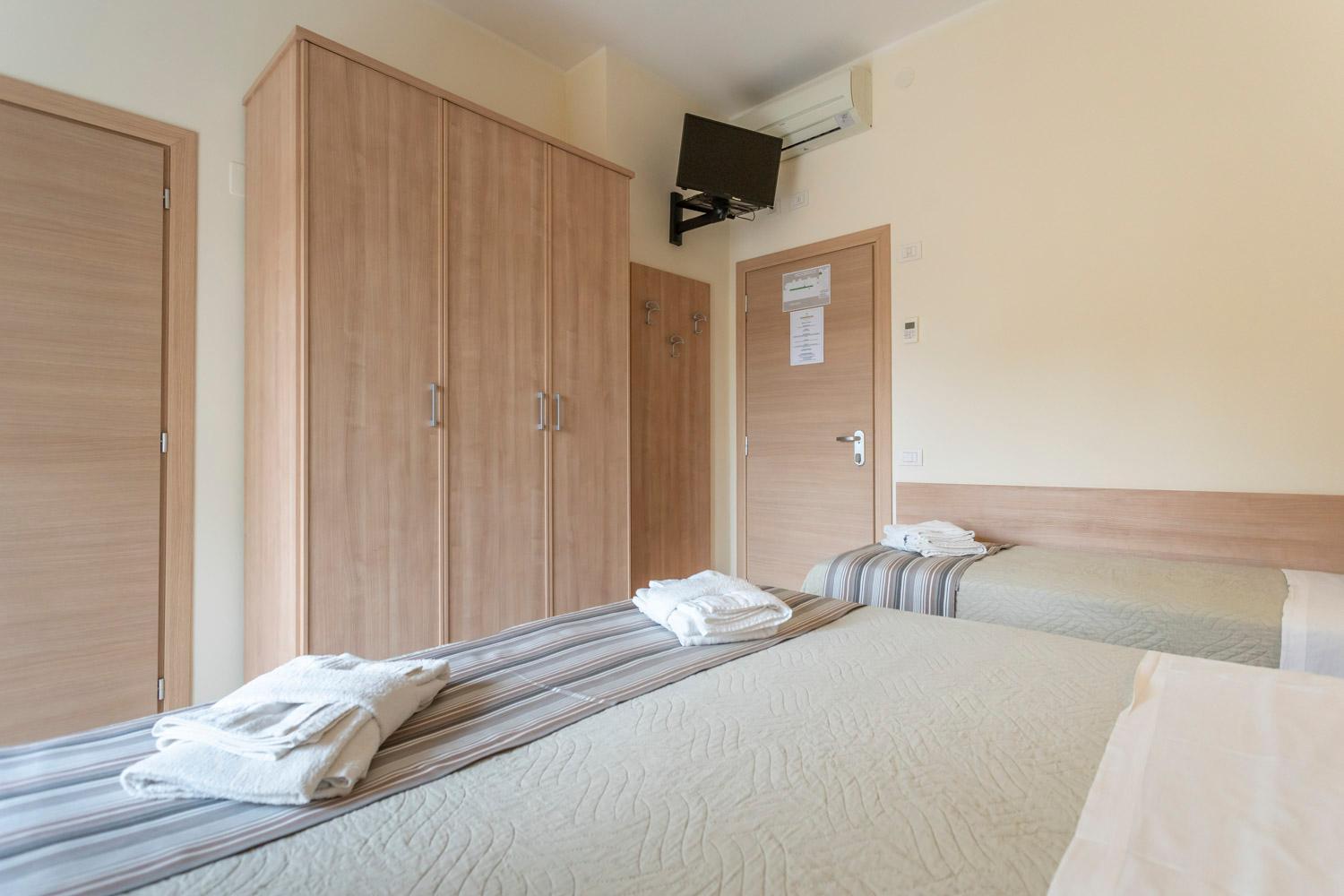 Hotel Cormoran Riccione Extérieur photo