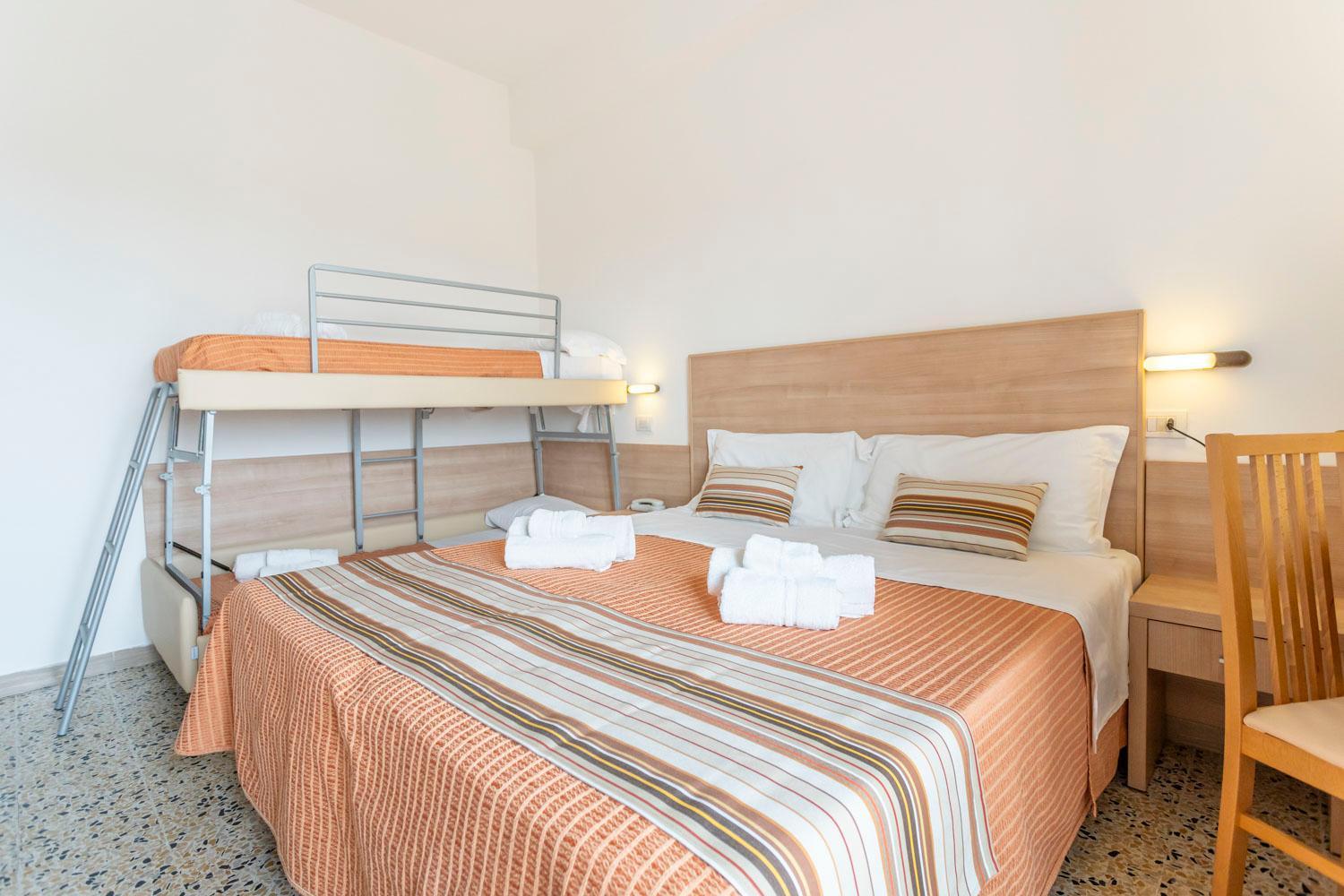 Hotel Cormoran Riccione Extérieur photo