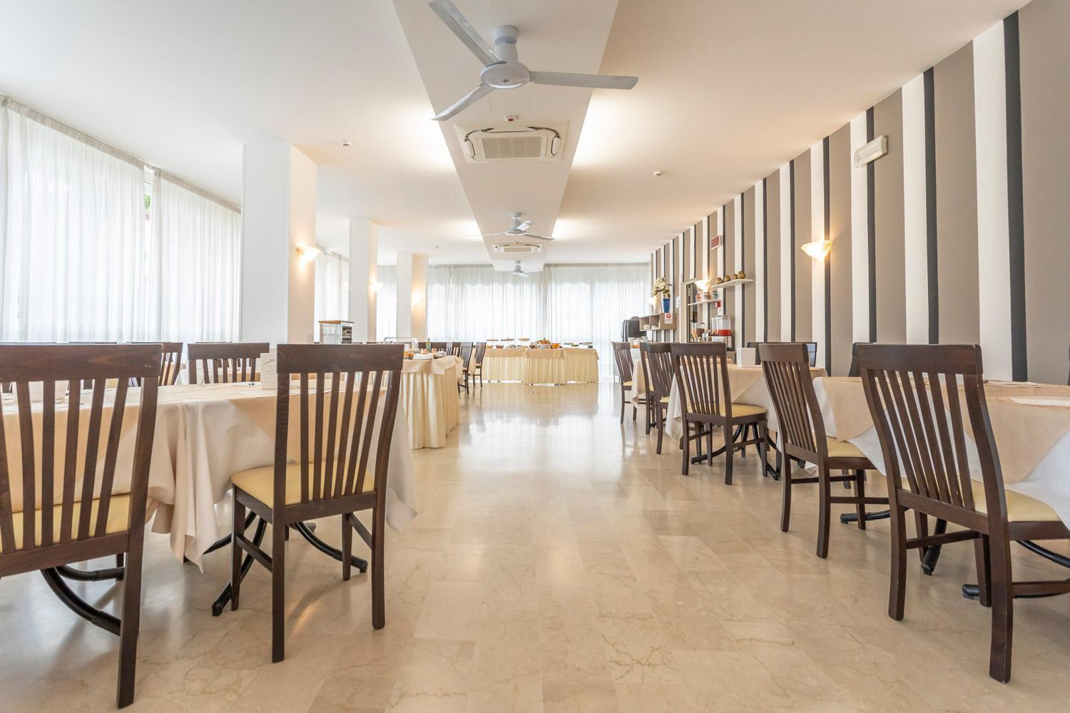 Hotel Cormoran Riccione Extérieur photo